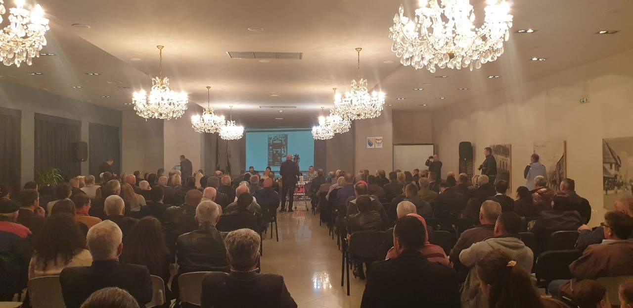 (Foto: INS) - U Bugojnu promovirana knjiga „Svjedoci zla“: Borba protiv negacije zla